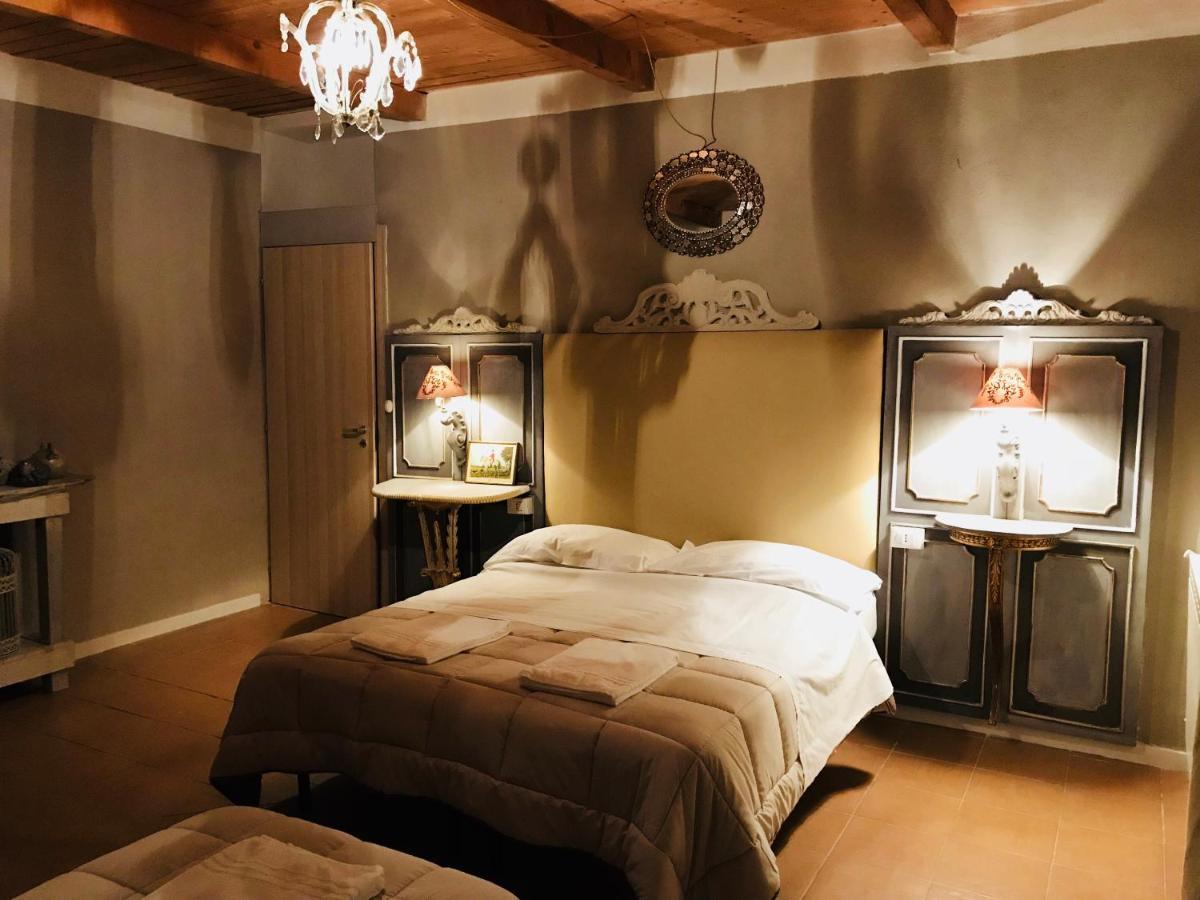 Cascina La Castagnara Bed & Breakfast Oriolo  ภายนอก รูปภาพ