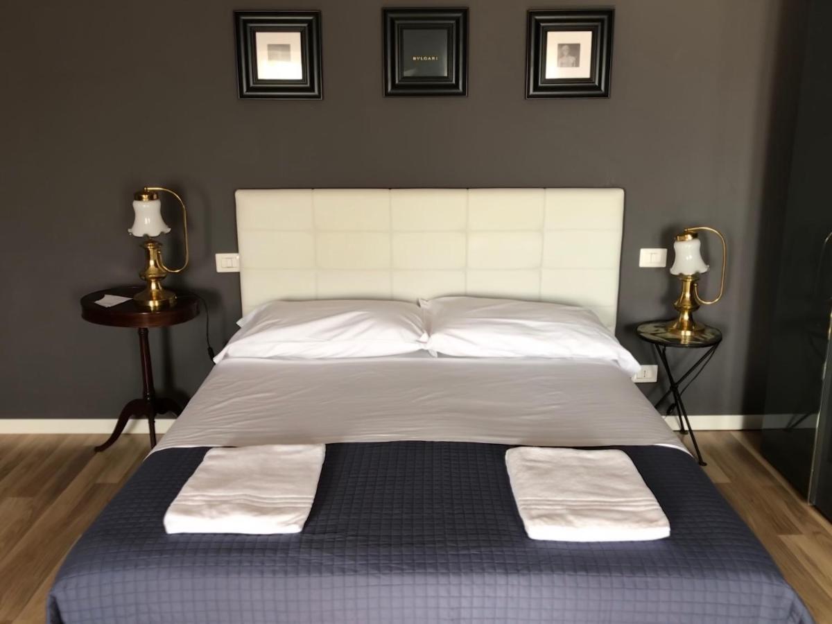 Cascina La Castagnara Bed & Breakfast Oriolo  ภายนอก รูปภาพ