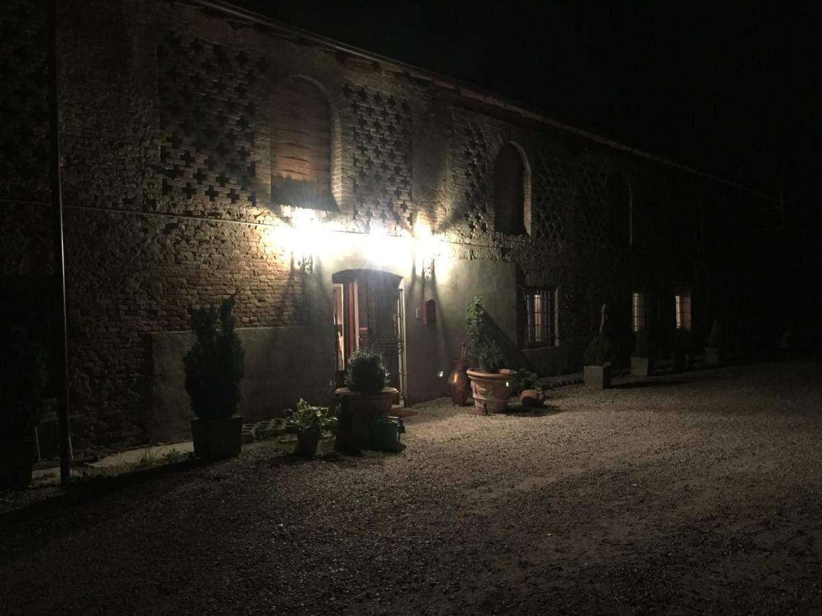 Cascina La Castagnara Bed & Breakfast Oriolo  ภายนอก รูปภาพ